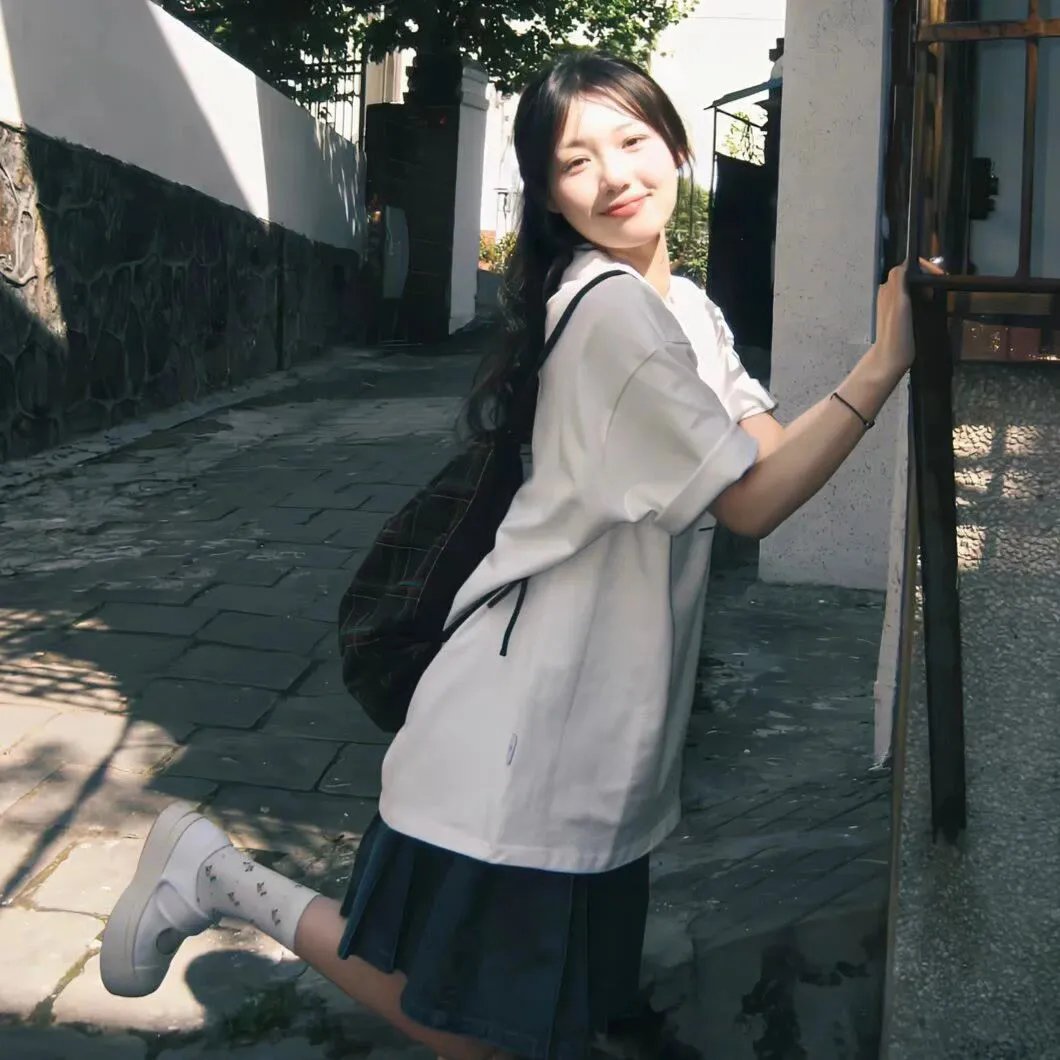 女儿国嬉春